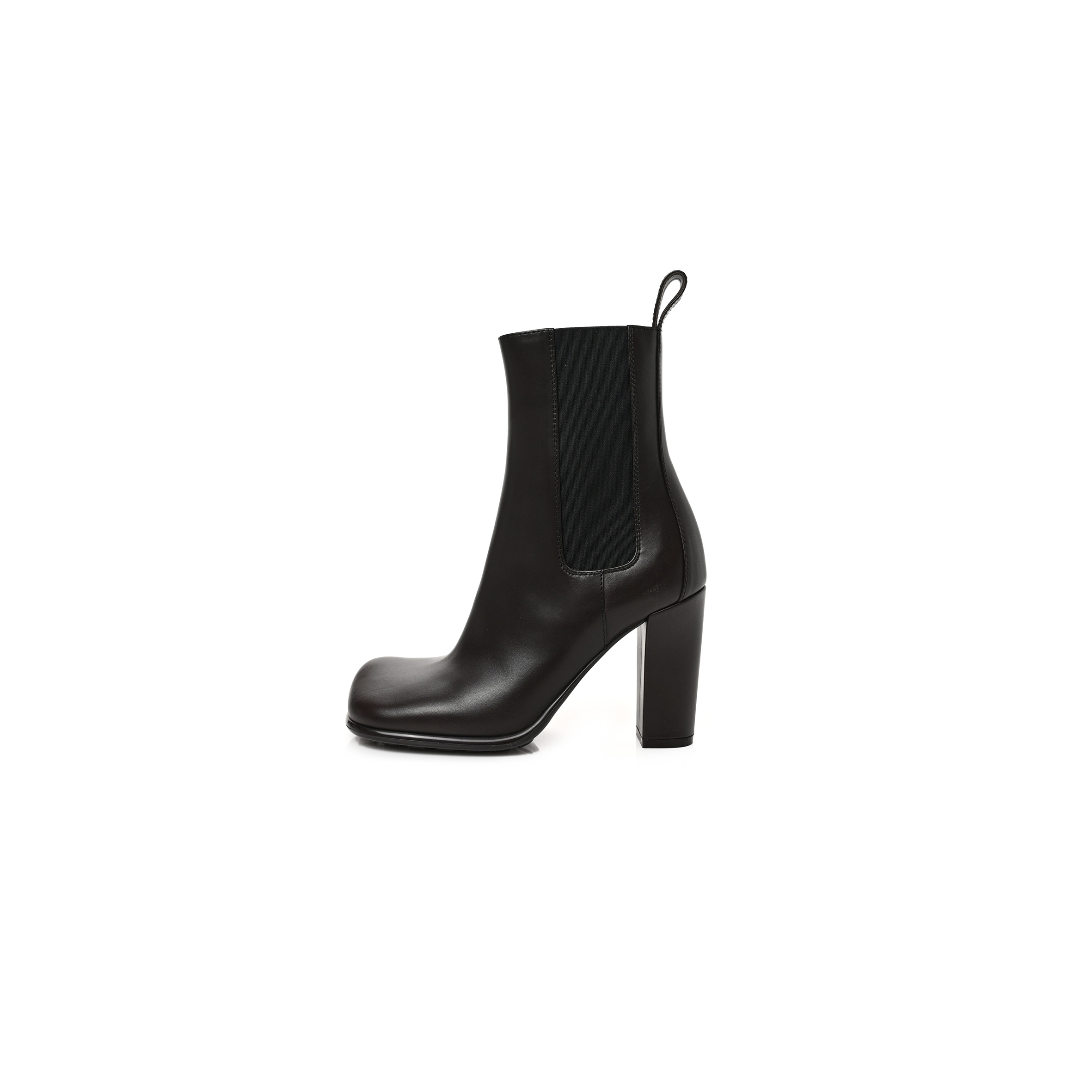 BOTTEGA VENETA CALFSKIN STORM CHELSEA BOOTS 35 FONDANT