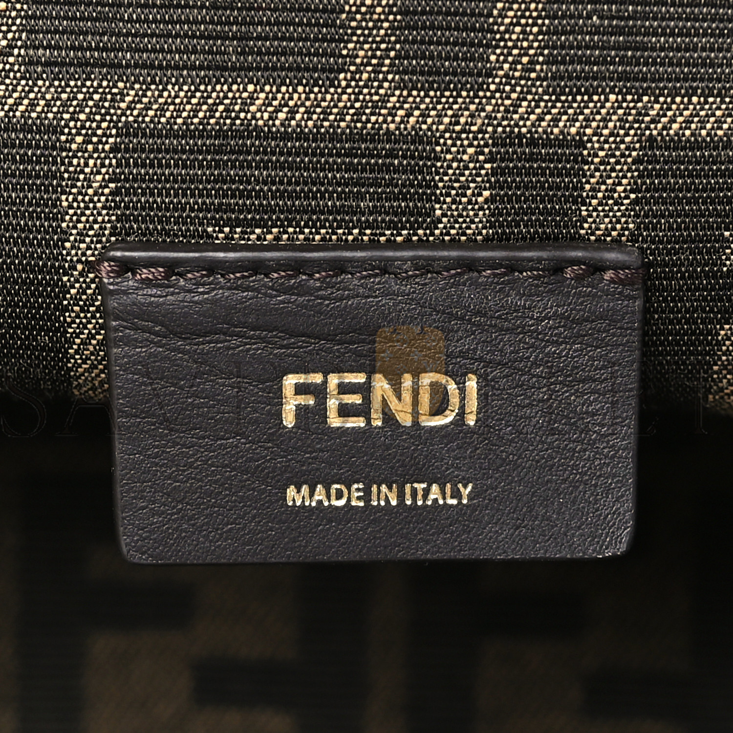 FENDI SHINY NAPPA SMALL FENDI FIRST VIOLETTA (23*18*9cm)