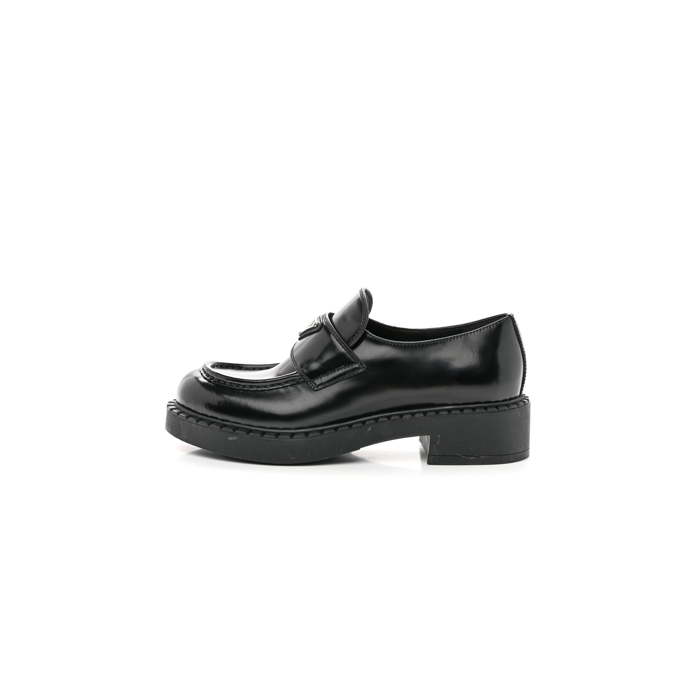 Pra*a spazzolato metal triangle logo 50mm lug sole loafers 39 black