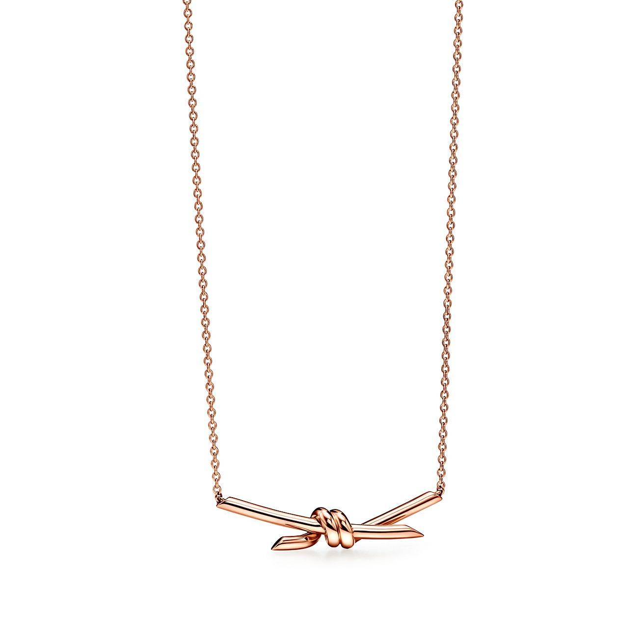 T*f*ny knot pendant in rose gold