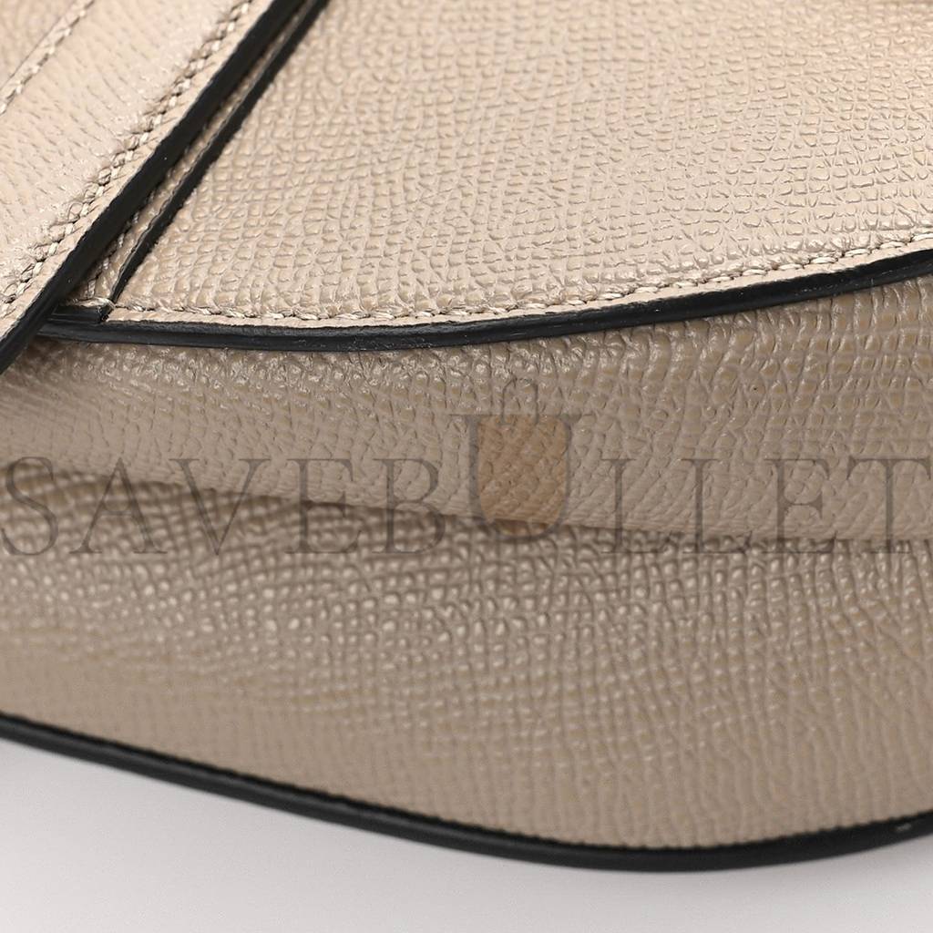 D*or grained calfskin saddle bag with strap warm taupe (25*20*7cm)