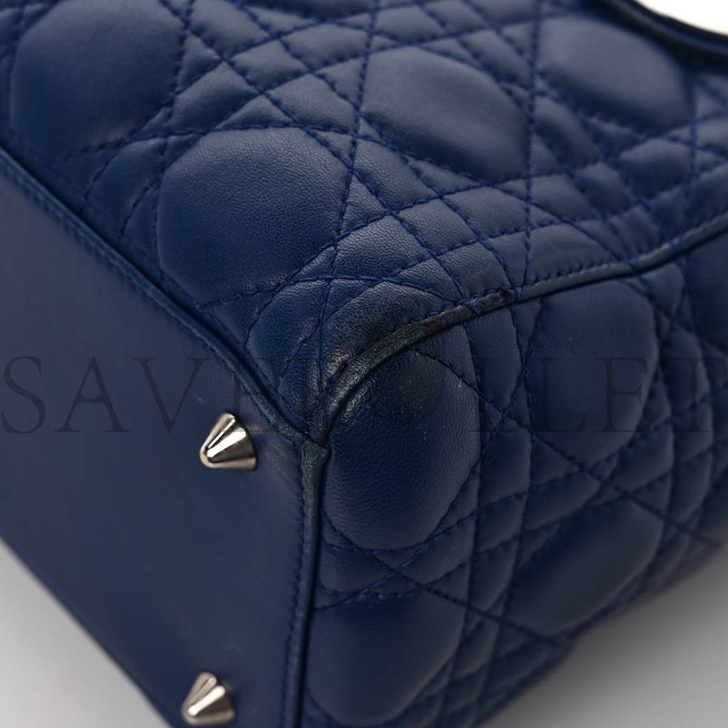 D*or lambskin cannage medium lady D*or navy (24*20*11.4cm)