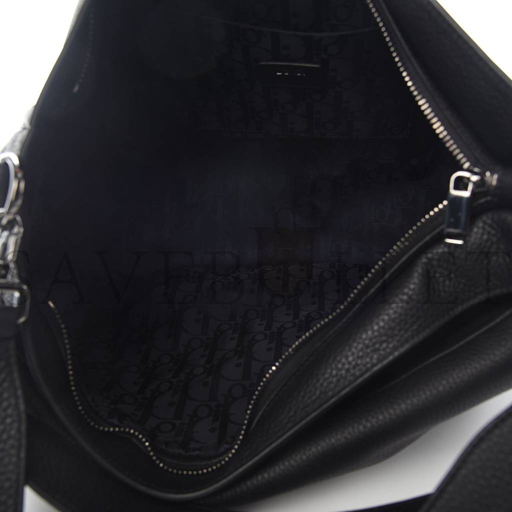 D*or grained calfskin saddle soft bag black (31*27*12.7cm)